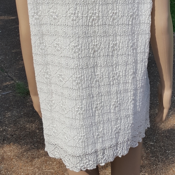 Dress Barn Woman Light & Frilly blouse - Picture 4 of 4